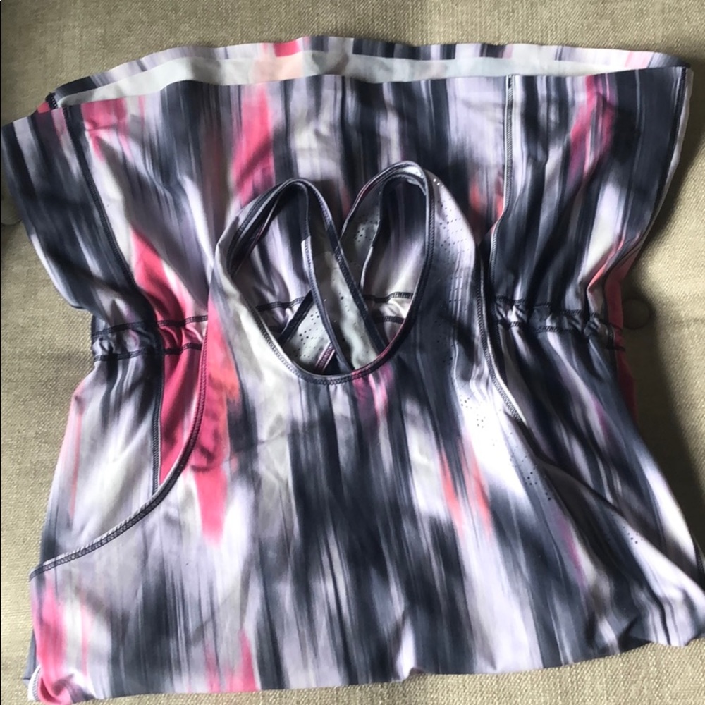 Lululemon top.  Size S/M